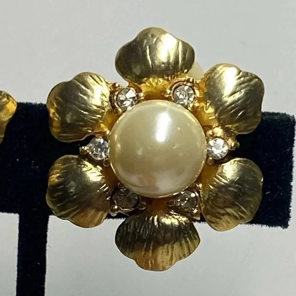 GOLD FAUX PEARL, RHINESTONE CLIP EARRINGS - Picture 2 of 11